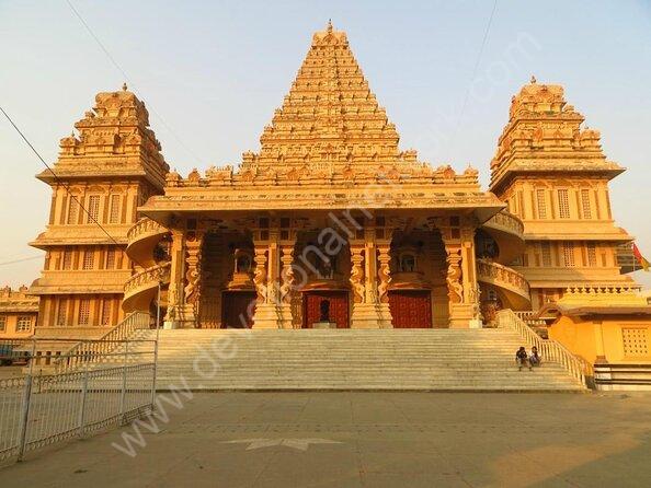You are currently viewing छतरपुर मंदिर का इतिहास || History of chhatarpur temple