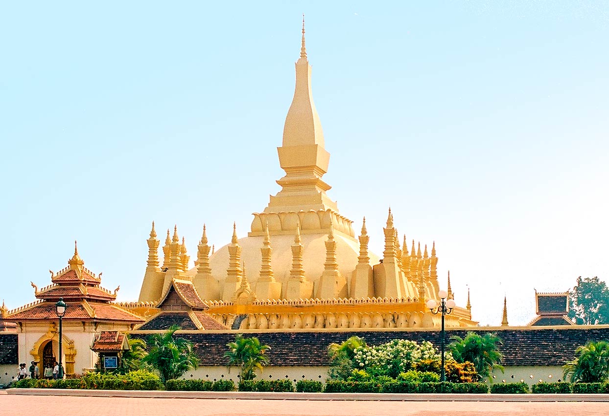 You are currently viewing फा दैट लुआंग मंदिर का इतिहास – History of pha that luang temple