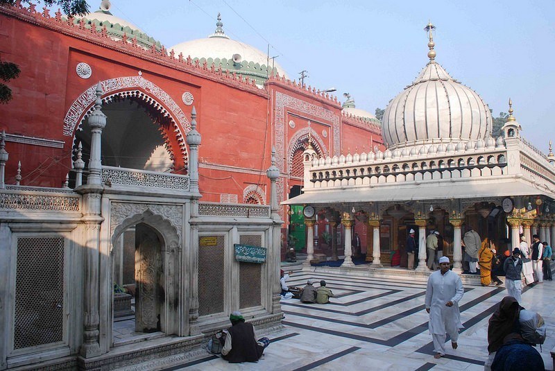 You are currently viewing निज़ामुद्दीन औलिया दरगाह का इतिहास – History of nizamuddin aulia dargah