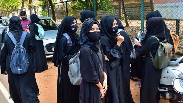 You are currently viewing इस्लाम में नारीवाद उत्पीड़न – Feminism oppression in islam