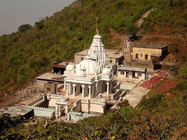 You are currently viewing शिखरजी मंदिर का इतिहास – History of shikharji temple