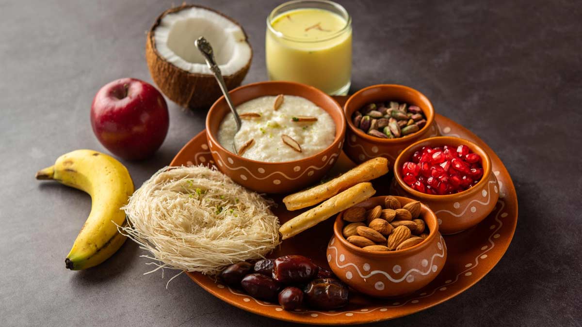You are currently viewing करवा चौथ की सरगी थाली है बेहद खास, ऐसे बनाएं – Sargi thali of karva chauth is very special, make it like this.