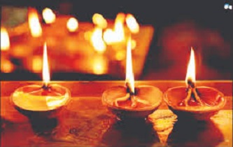You are currently viewing दिवाली पर इस दिशा में दीया जलाने से मां लक्ष्मी नाराज हो जाती हैं। Goddess lakshmi gets angry by lighting a lamp in this direction on diwali