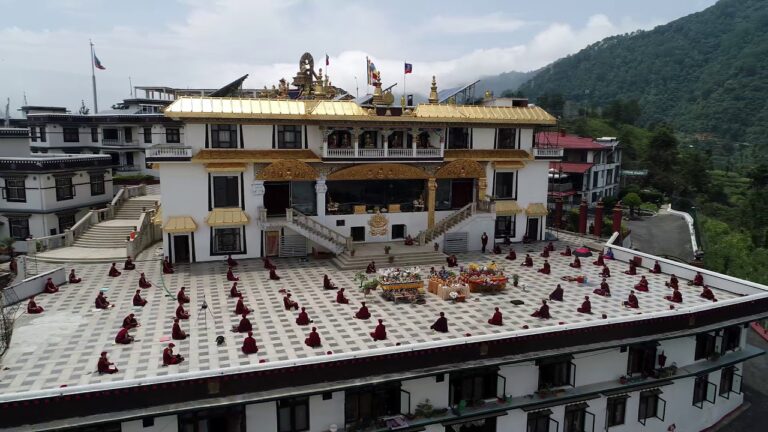 Read more about the article ड्रुक अमिताभ मठ का इतिहास – History of druk amitabha monastery