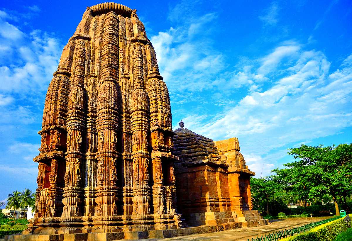 राजरानी मंदिर का इतिहास – History of rajarani temple
