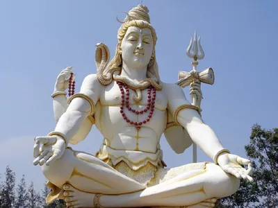 You are currently viewing मान्यता के अनुसार महाशिवरात्रि के दिन कुछ चीजों का दान करना बहुत शुभ माना जाता है इससे भगवान शिव प्रसन्न होते हैं। According to the belief, donating some things on the day of mahashivratri is considered very auspicious as it pleases lord shiva