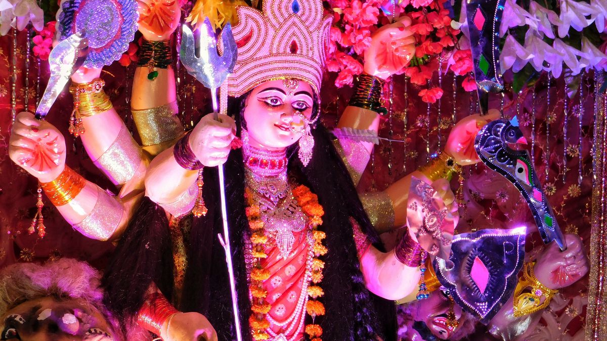 You are currently viewing जानिए इस बार चैत्र नवरात्रि में माता रानी किस वाहन पर आएंगी, घट स्थापना से लेकर महत्वपूर्ण जानकारी – Know on which vehicle mata rani will come in chaitra navratri this time, important information from ghatsthapana to