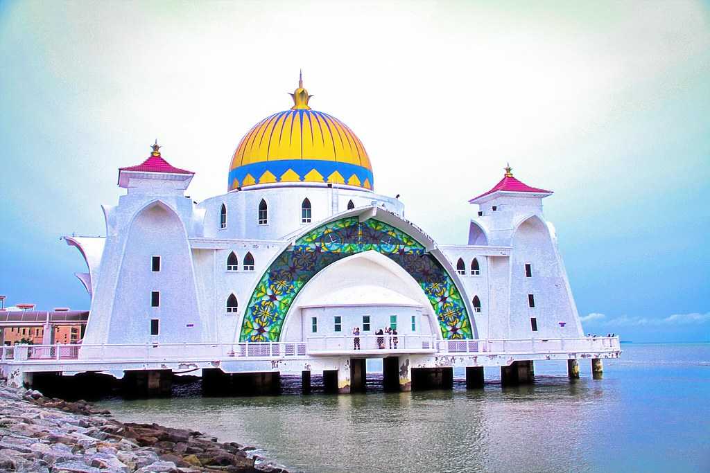 मलक्का स्ट्रेट्स मस्जिद का इतिहास - History of malacca straits mosque