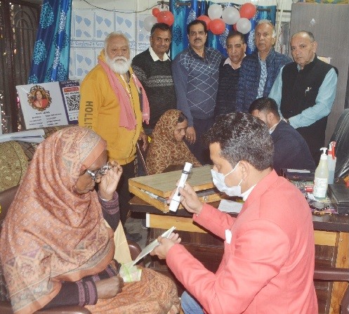 You are currently viewing राजेश्वरी धाम देवी राजरानी वैष्णो मंदिर में लगाया फ्री चेकअप कैंप – प्रधान श्री कैलाश बब्बर – Free checkup camp organized in rajeshwari dham devi rajrani vaishno temple – Principal shri kailash babbar
