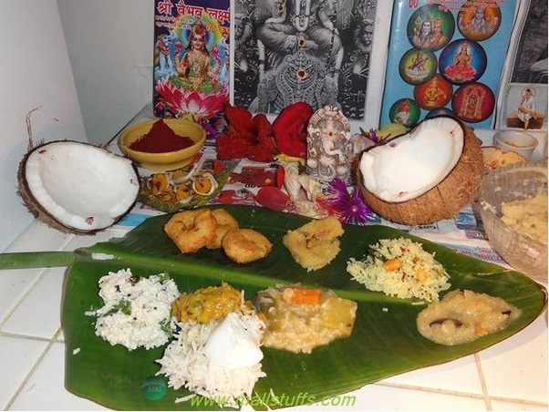 You are currently viewing जानिए भगवान को प्रसाद चढ़ाने के बाद उसे मंदिर में रखना चाहिए या नहीं। Know whether after offering prasad to god, it should be kept in the temple or not