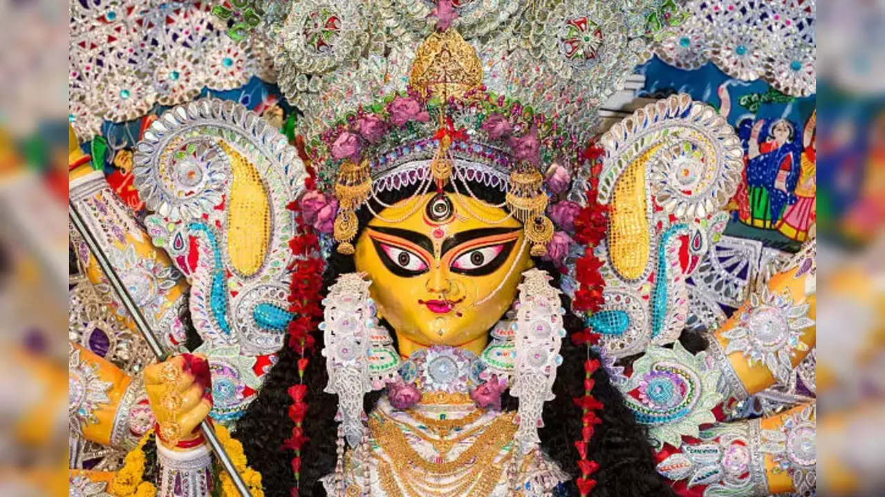 You are currently viewing जानिए मासिक दुर्गा अष्टमी की पूजा का शुभ मुहूर्त, पूजा विधि और व्रत के महत्व के बारे में। Know about the auspicious time of monthly durga ashtami puja, puja method and importance of fasting