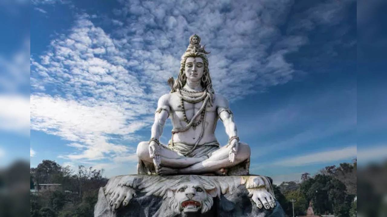 You are currently viewing जानिए इस वर्ष सावन कब शुरू हो रहा है और कब-कब रखा जाएगा सावन सोमवार का व्रत। Know when sawan is starting this year and when will the fast of sawan monday be observed